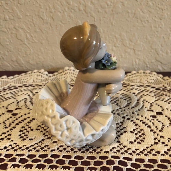 Lladró “My Debut” - Picture 5 of 7